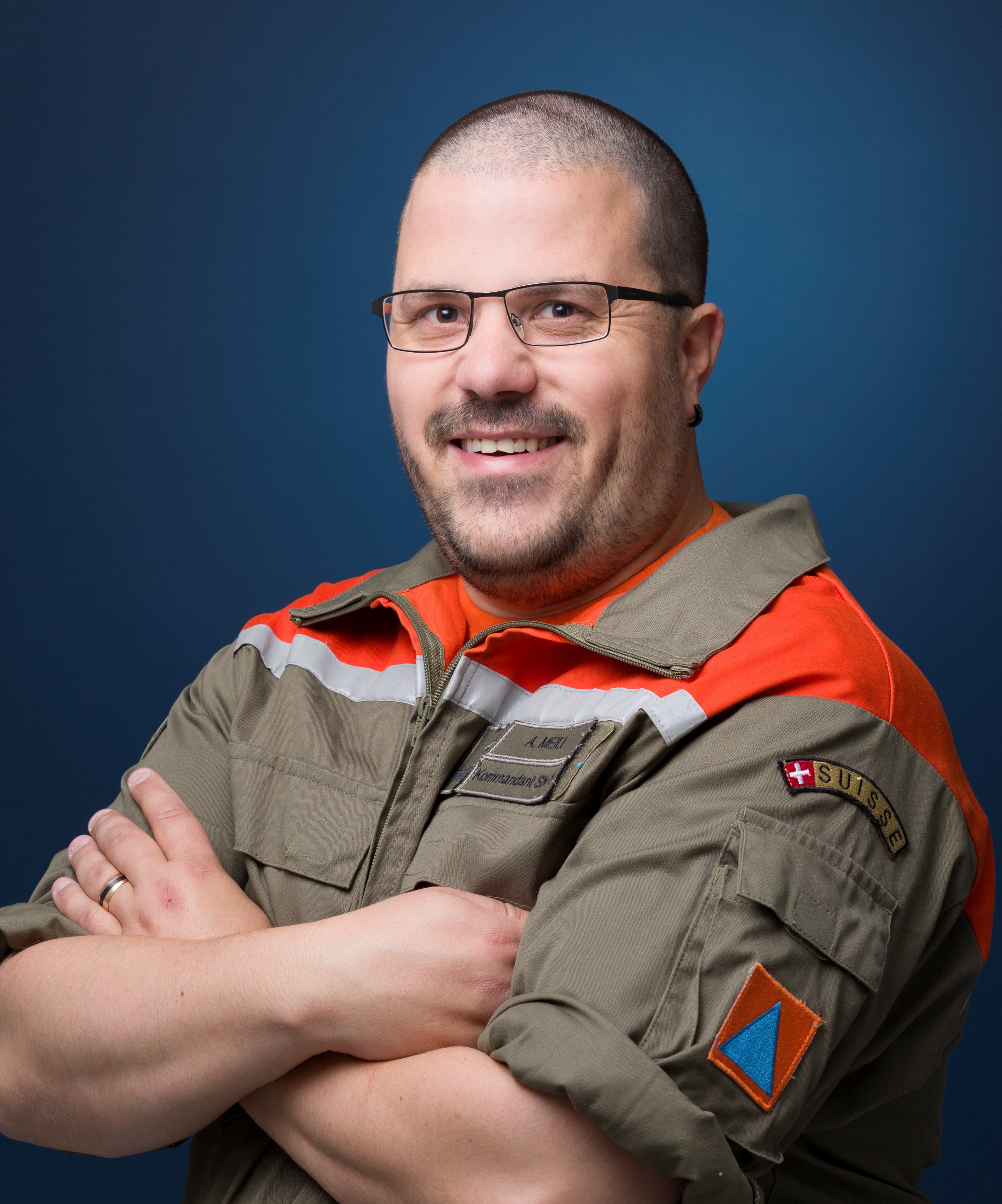 Meili Adriano_Passfoto_Original_170809ang.jpg